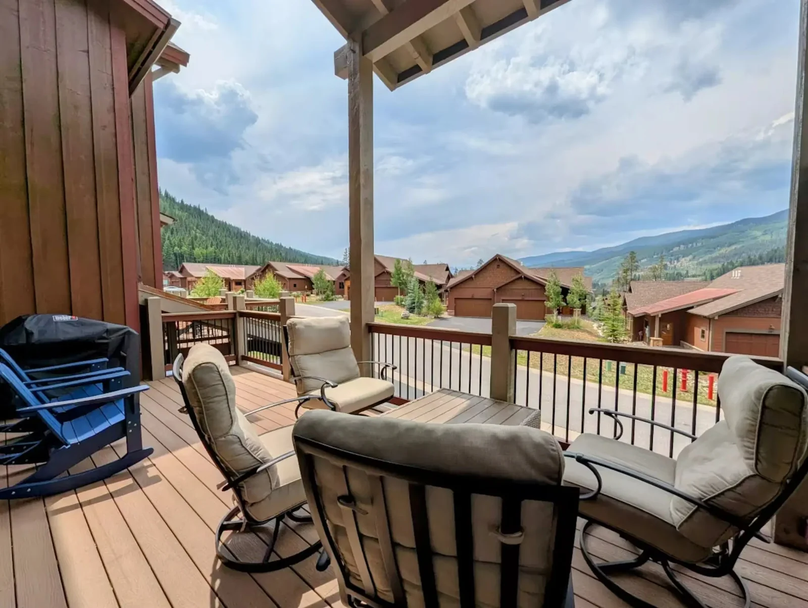 The Alders, Outdoor dining on the covered deck, luxury vacation rental in Keystone, Colorado