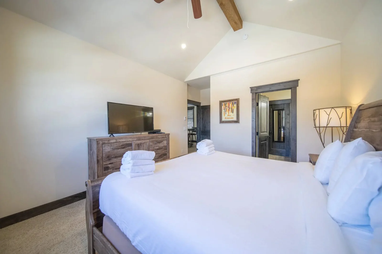 The Alders, Luxury king bedroom with ensuite, luxury vacation rental in Keystone, Colorado
